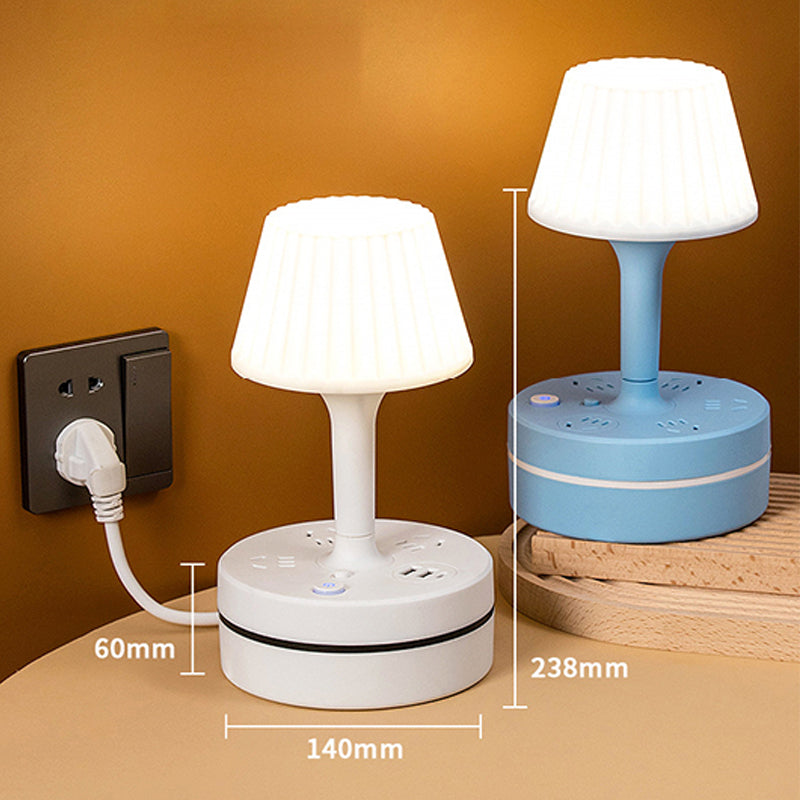 3-udtags stikdåse med 2 USB-A- og 2 USB-C-porte samt indbygget bordlampe