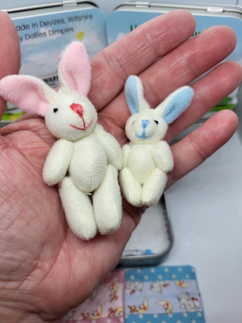 🎉Påske bedste gave 50% RABAT🎁🐇Kanin mor lille plys lomme dåse