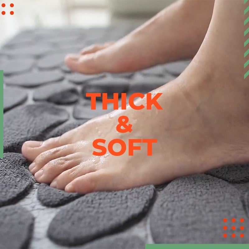 Skridsikker bademåtte i præget blød sten-look med memory foam