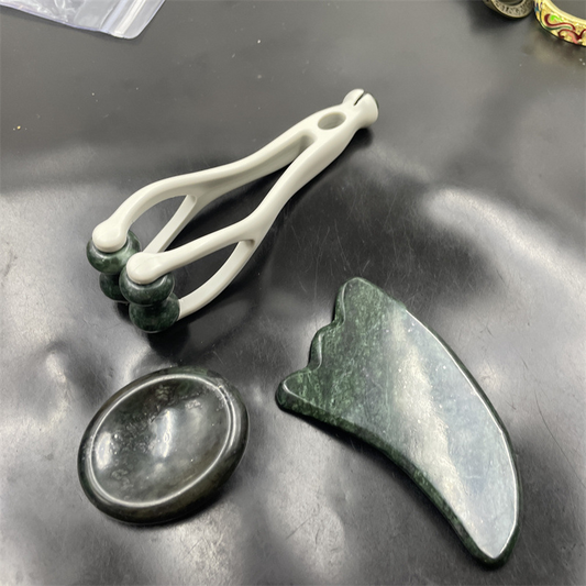 Massage­set i Naturlig Sten: Skrapbräda, Fingerklämma & Ægformet Massageappara