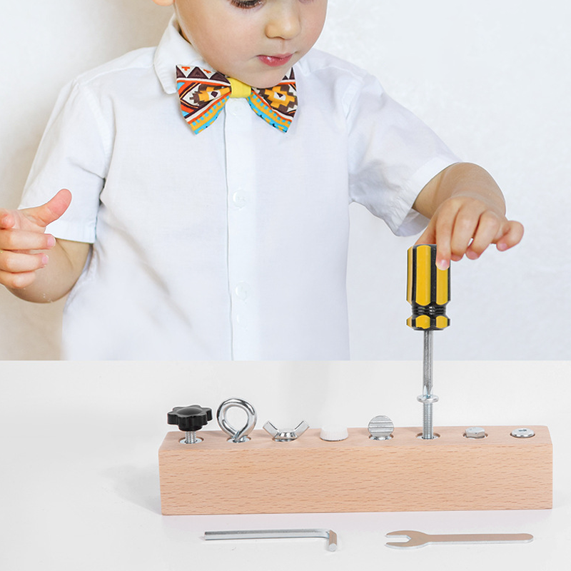 Montessori trælegetøj med skruetrækker