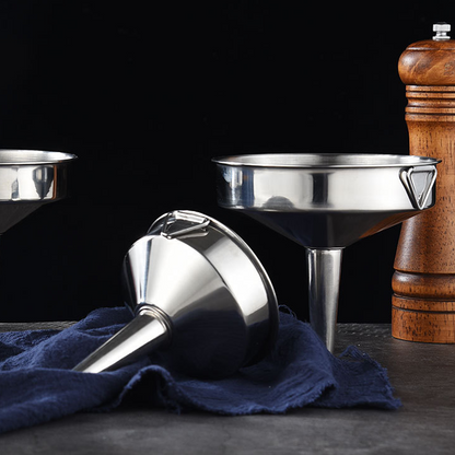 🍳 TIDSBEGRÆNSET TILBUD – 50 % RABAT! ✨ Køkkentragt i rustfrit stål – alsidig & pladsbesparende 🧺