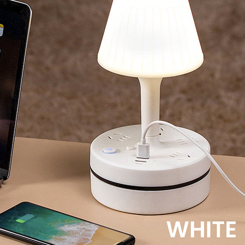 3-udtags stikdåse med 2 USB-A- og 2 USB-C-porte samt indbygget bordlampe