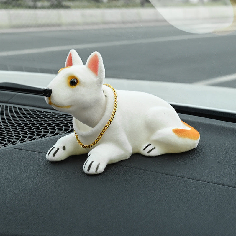 🎉 2026-udsalg — over 12.000 solgt! 🐶 Sød hundebobblehead – nikker med i hvert sving – 10 racer, blød plys, guldkæde – bringer smil på hver køretur 🚗