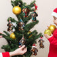 Sjovt juleophæng med gravhund til bilen